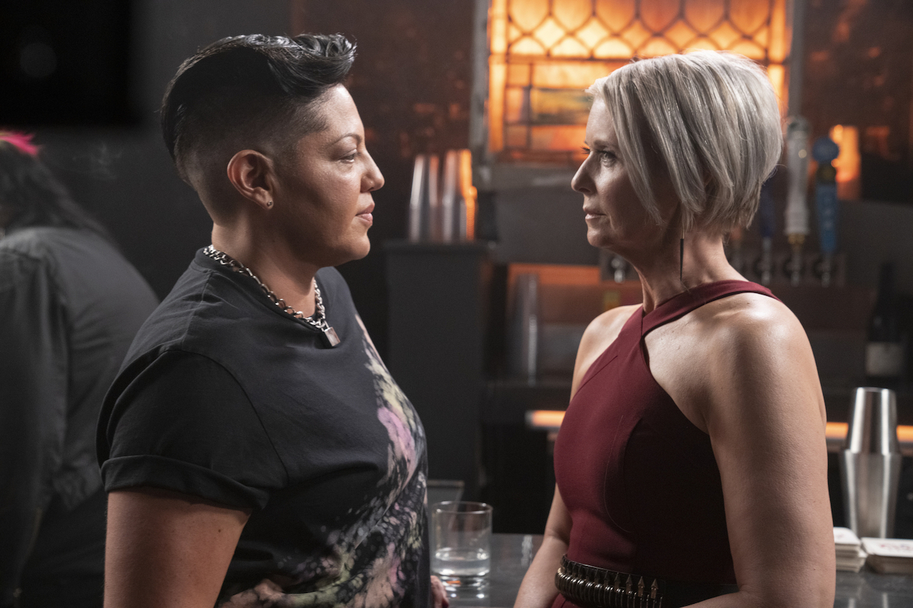 Sara Ramirez and Cynthia Nixon as Che Diaz and Miranda Hobbes in 'And Just Like That...' season 1. Miranda and Che's romance is a hated storyline.